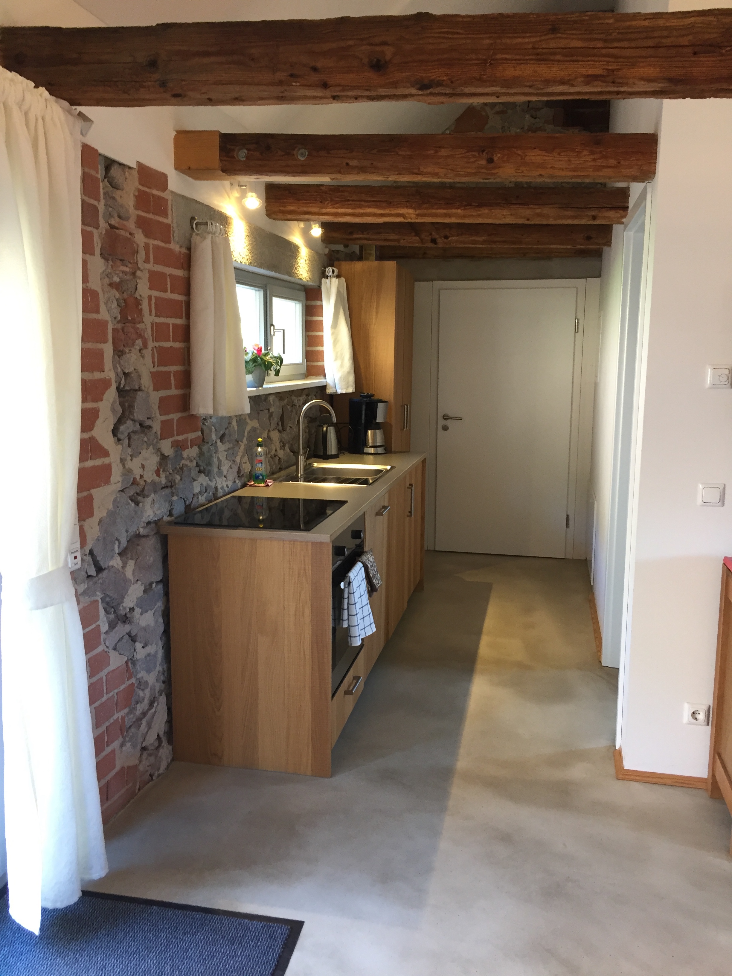 weingut_schwarz_sachsen_meissen_ferienwohnung_weinreise_kueche