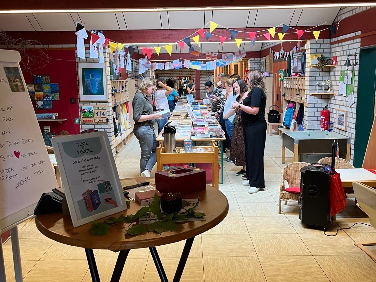 Bücher tauschen und Weine&nbsp;verkosten