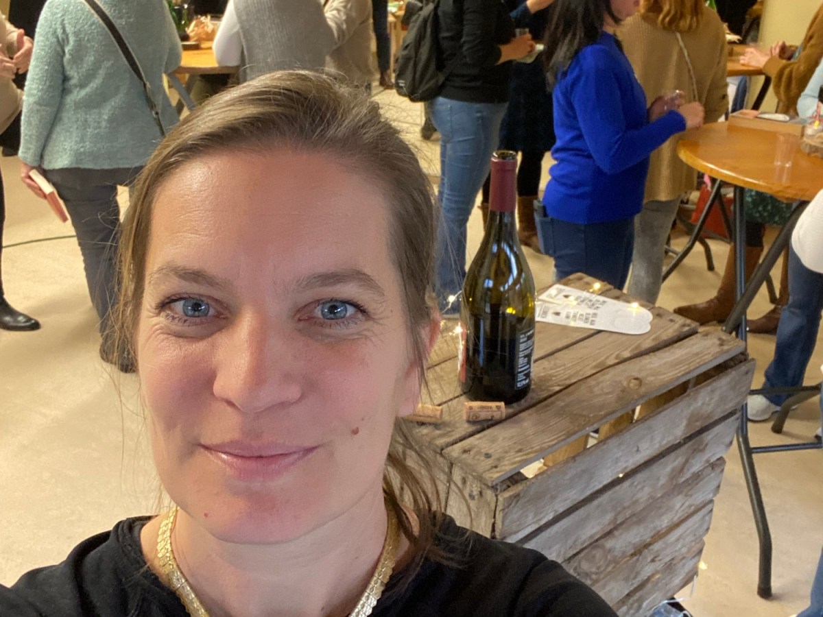 Büchertauschbörse mit Weinprobe